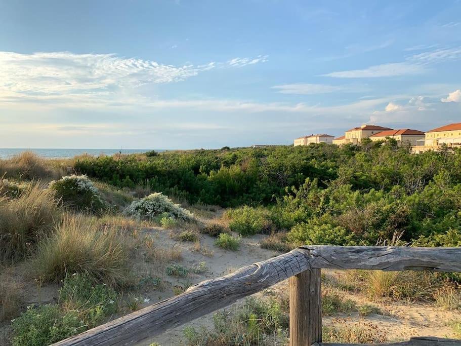 Duenenresidenz Regina Elena Ferienwohnung Am Strand Calambrone Εξωτερικό φωτογραφία